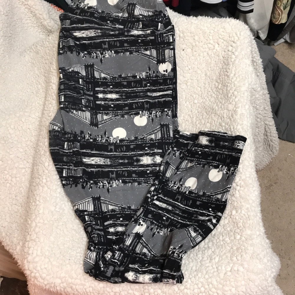 Lula Roe bridge leggings tc